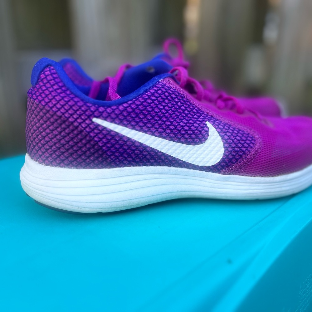 Nike Women's Revolution 3 Running. Purple/White. Size 7.5 - Picture 1 of 8